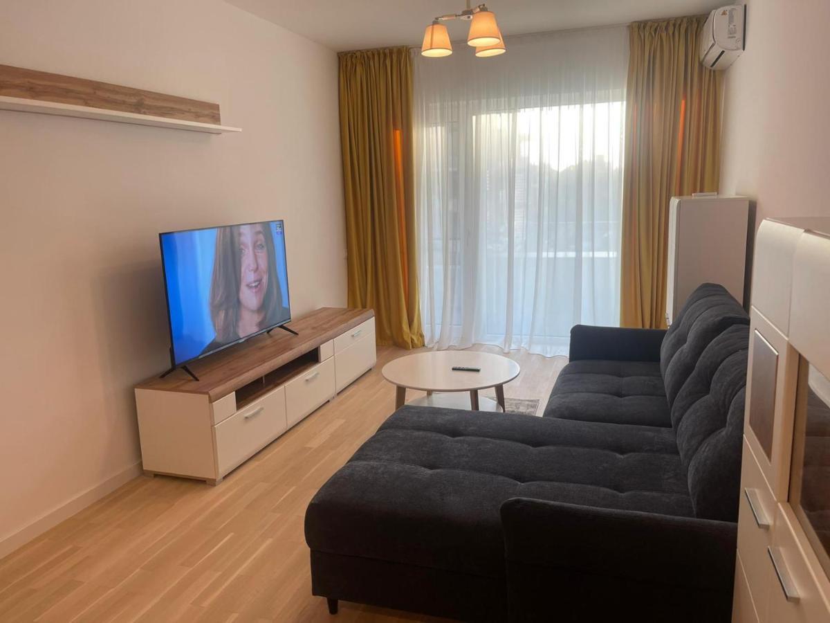 C-Entral Apartments Bucharest With Private Parking Exterior photo