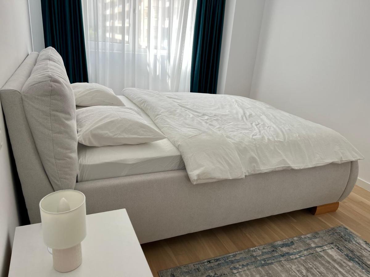 C-Entral Apartments Bucharest With Private Parking Exterior photo
