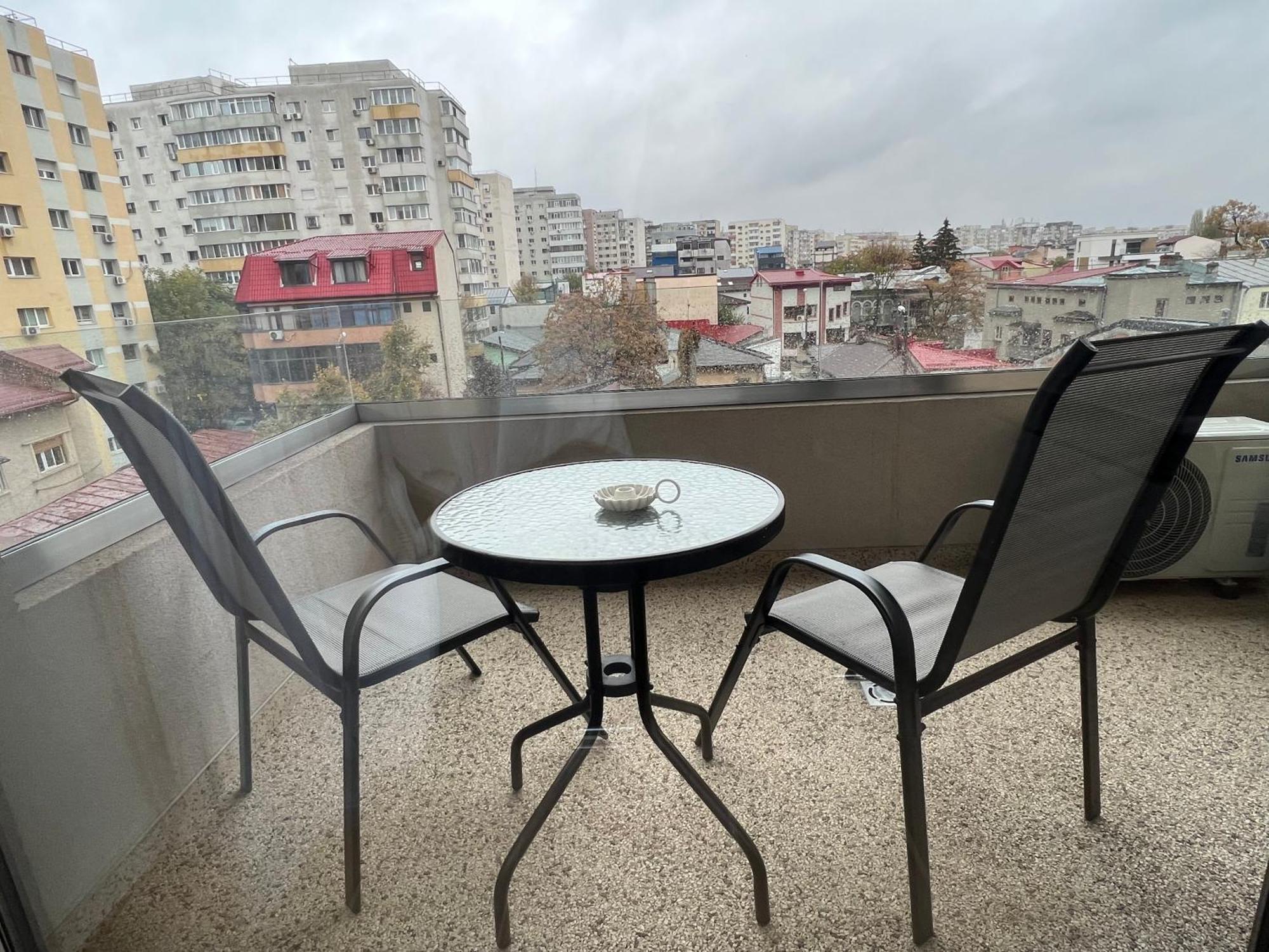 C-Entral Apartments Bucharest With Private Parking Exterior photo