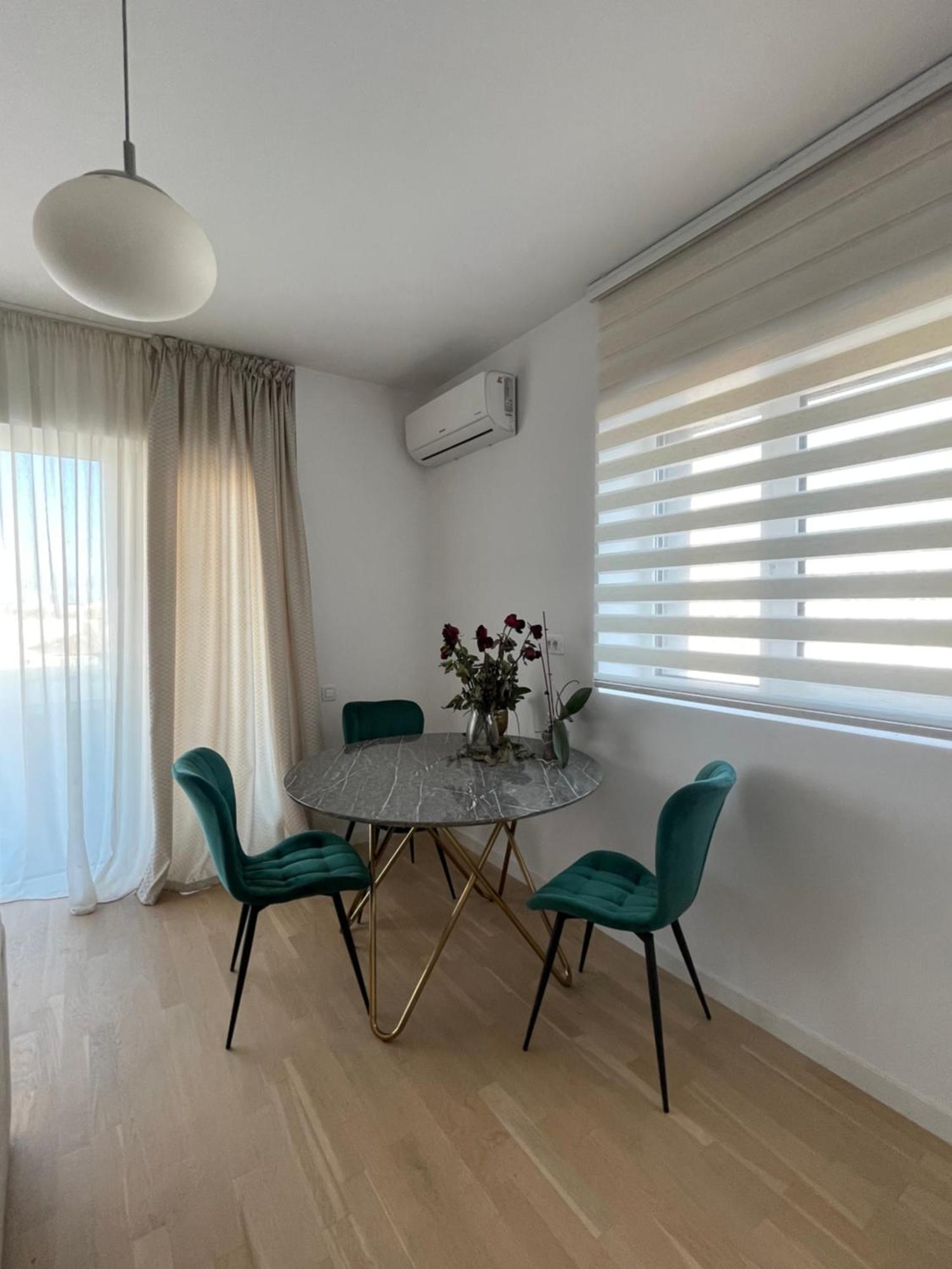 C-Entral Apartments Bucharest With Private Parking Exterior photo