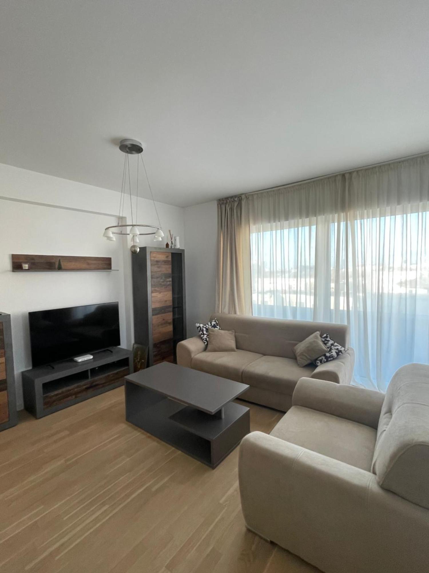 C-Entral Apartments Bucharest With Private Parking Exterior photo